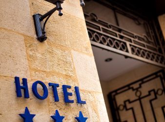 TIPOS DE ALOJAMIENTOS TURISTICOS